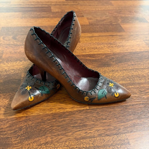 Prada Women Brown Pointed Toe High Heel Pumps W Flower Appliques - Picture 2 of 5